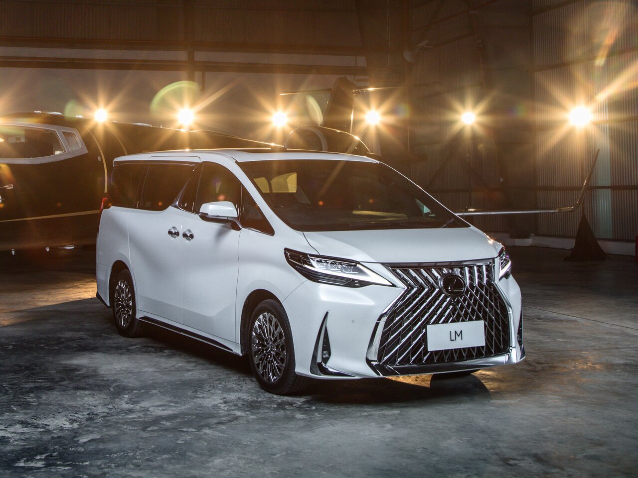Подбор шин на Lexus LM