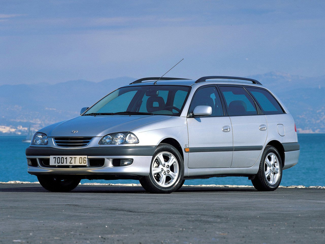 Подбор шин и дисков для автомобиля Toyota Avensis. Шины на Toyota Avensis